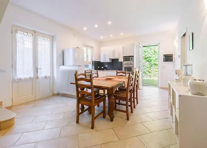 Casa vacanze Golden Luxe - In The Center Next The Sea Whit Garden Fdm