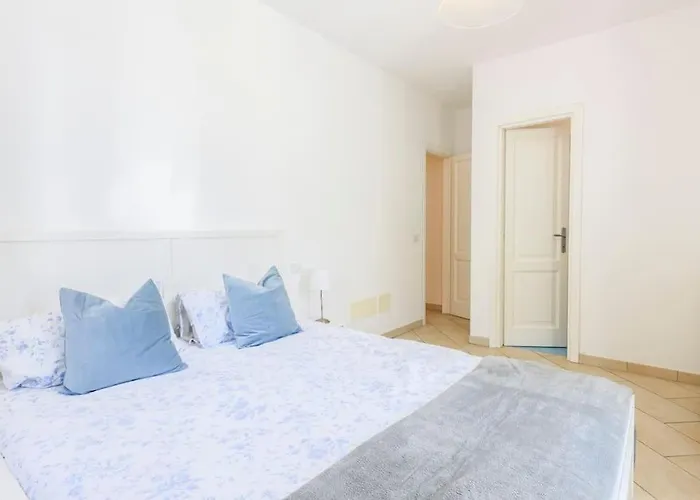 Golden Luxe - In The Center Next The Sea Whit Garden Fdm Casa vacanze